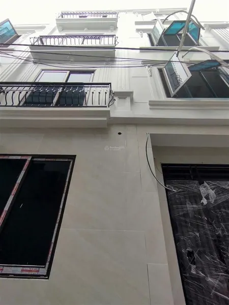 Nhà mới 45m2, 4t ở quang trung hà đông (ngõ 1022) giá 5tỷ95. sổ đỏ chính chủ