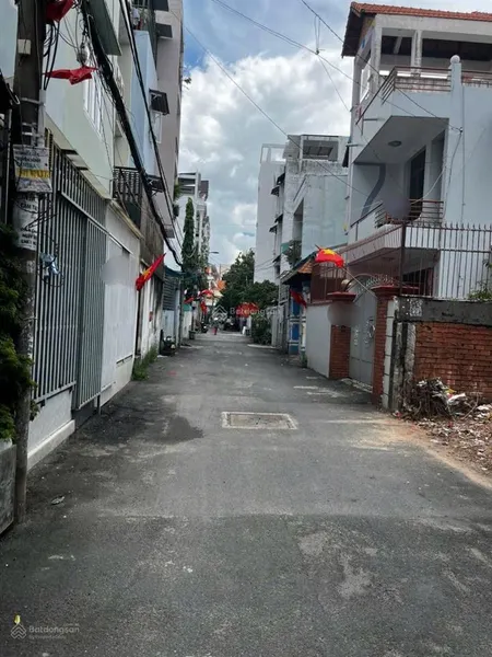 Bán nhà dt 97m2 đúc 2 tầng đường số 28 gần bờ kênh tham lương gv giá 12 tỷ 800.
