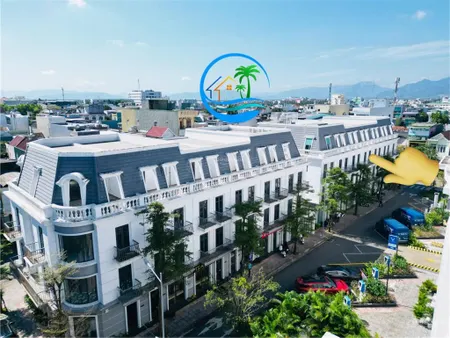 Nhà trung tâm tp quảng ngãi cũ vincom view xông viên 4 tâng flu nôi thất giá cực tôt bỏ 800 mua nga