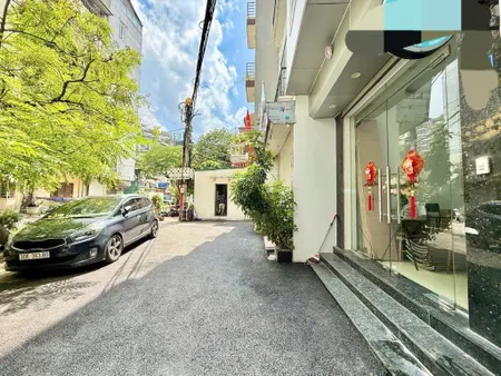 Bán nhà mặt phố, khu vực thụy khuê văn cao lô góc 2 mặt tiền cách hồ tây 200m kinh doanh