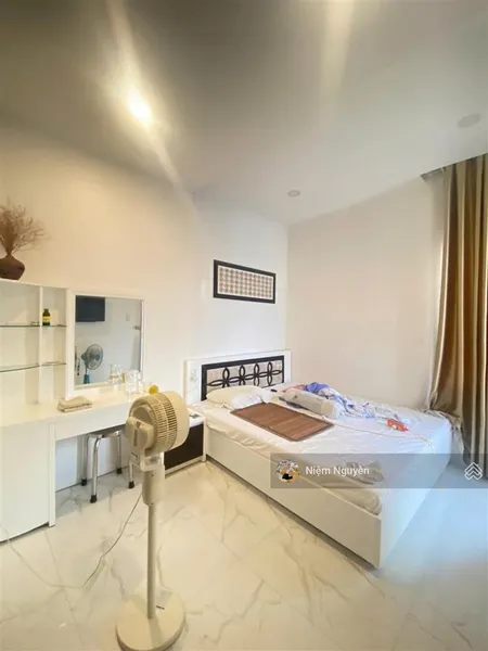 Chính chủ bán nhà 3 tầng thiết kế hiện đại dt 74,8m2 hẻm củ chi 3m, gần biển, giá 7 tỷ có tl