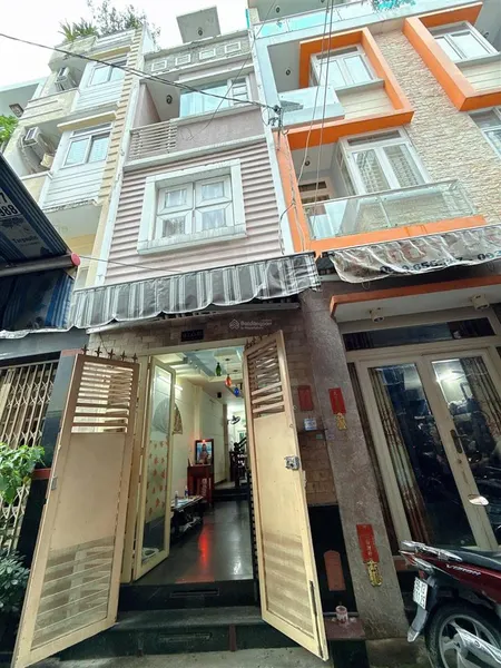 Bán nhà lô hưng phú cách hẻm xe hơi chỉ vài bước chân, nhà thuộc khu vip p10.q8. cách mặt tiền hư