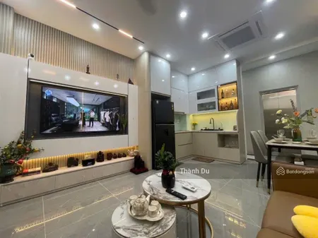 Bán nhà nguyễn văn cừ , ngõ ô tô gần trường gia thụy 7 tầng thang máy full nội thất 37m2 giá 13,5 t
