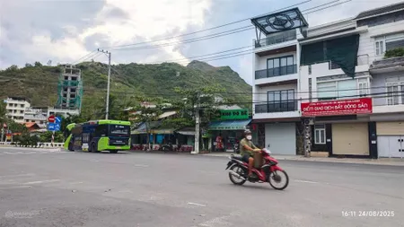 Hiếm lắm bán nhà mặt tiền phạm văn đồng nha trang nằm ngay ngã 3 vị trí đẹp bán nhà nha trang