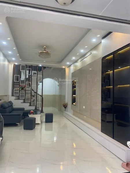 Bán nhà lô góc siêu hiếm, trung tâm cầu giấy, 45m2, 4 tầng chắc chắn, giá chỉ 15,5 tỷ