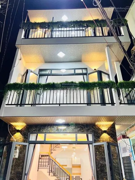 Nhà 3 tầng hẻm xe hơi, giá 1 tỷ 690triệu trương đình hội, p16, quận 8, gần thcs bình đông, sổ riêng