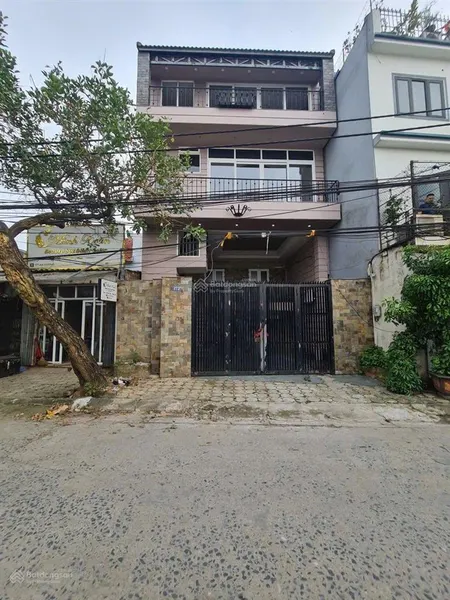 Nhà cấp 4 pl phố duy tân 155m2, mt 6m, ô tô tránh, vỉa hè 5m, 2 thoáng, vườn hoa trước nhà 51 tỷ