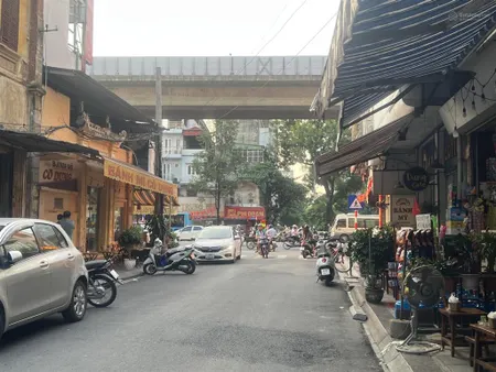 Bán nhà phố quang trung, hà đông , 75m2, 4 tầng , mt5m , vỉa hè , kinh doanh sầm uất .