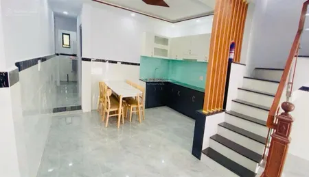 Nhà đẹp kiên cố 4pn 3wc có phòng trệt dt 5*21=105m2 sân oto gần chợ tnpb q9 chỉ 7.5 tỷ