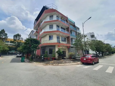 Nhà góc 2 mặt tiền. the season bình dương. cạnh lotte lái thiêu.nhỉnh 13tỷ. thương lượng mạnh