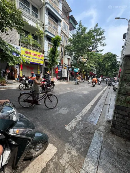 Bán nhà đội cấn gần lăng bác 5 phút ra hồ tây phố cổ 10m ra mặt phố