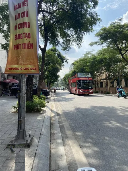 Lô góc mp nguyễn thái học, vỉa hè 5 làn ô tô, kinh doanh gì cũng ra tiền, đang cho thuê ~500tr/năm