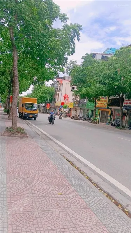 Bán nhà lô góc phố thạch bàn, 6 tỷ, 35 m2, mt 4m, ô tô kd gần aeon long biên