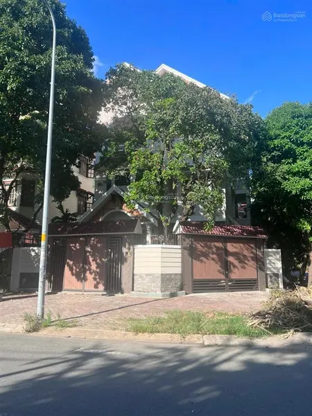 Bán biệt thự him lam 6a tại đường 15, bình chánh, hồ chí minh, 9pn 8wc, nhà đẹp, căn góc 3 mặt tiền