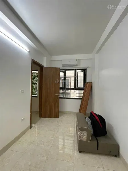 Nhà lô góc 2 mặt thoáng yên lũng, tầng 2 phòng ngủ, 50m ra đến đại lộ thăng long