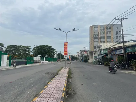 Mặt tiền thới an q12 4.3m x 15m x 5 tầng thương lượng ngay