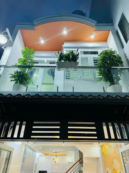 Bán gấp nhà sổ hồng riêng bình thạnh 38m2 1tỷ550tr đường vũ tùng p2. đang cho thuê 9tr/tháng