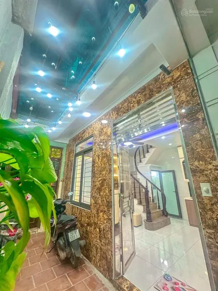Gốc đề minh khai, vuông đẹp nở hậu full nội thất 30m2 x 5 tầng chỉ 6tỷ850. ngõ thông, nông, rộng