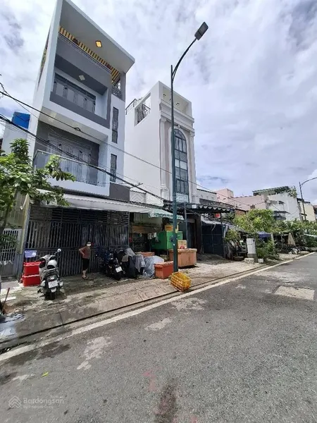 Mặt tiền lô góc ba đình q.8 ngang 6m5 4 tầng btct kiên cố. giá 8 tỷ