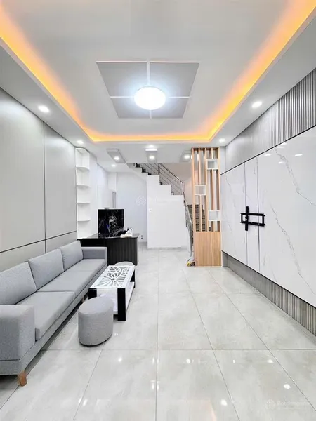 Chủ cần bán gấp nhà phú thọ hòa 4x9 đúc 4 tầng btct sát mặt tiền đường chỉ 4,xty