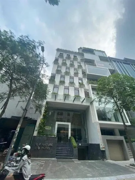 Bán nhà riêng trần thái tông, phân lô 9 tầng, 160m2, khách sạn, kinh doanh, dòng tiền 500tr/tháng