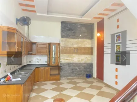 Bán nhà 5 tầng, 90m2, lòng đường 10m vỉa hè 2 bên 8m, phân lô bàn cờ, giá hợp lý nhất kđt văn quán