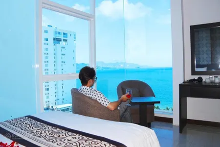 Toà 8 tầng, góc 2 mặt thoáng đường trần phú, hẻm ô tô 96 * cách bãi cát 80m * giá 55 tỷ