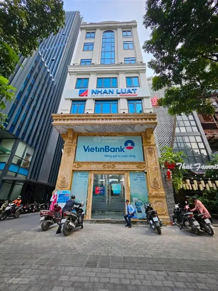 Bá.n nhà mặt phố giảng võ , 230m, 9 tầng , 10m mặt tiền , giá chỉ 120 tỷ , dòng tiền cao