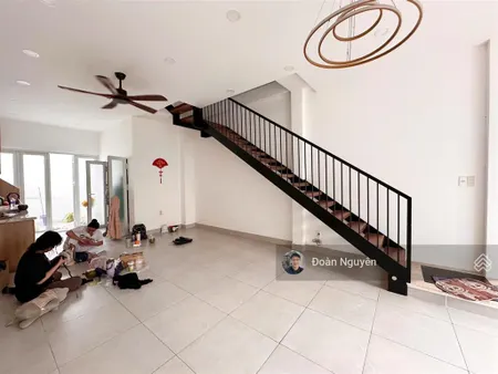 Nhà shr 2tầng sáng rực, đường oto thông, 100m rạch tx25 gần uỷ ban, đủ tiện ích trường chợ 500m