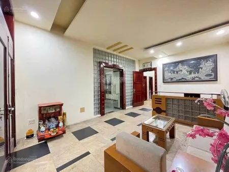 Bán căn biệt thự 250m2 x 4 tầng thang máy. ngang hơn 9m mặt lê thánh tông. giá 22 tỷ