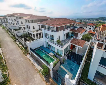 Bán gấp cắt lỗ sâu biệt thự flc bể bơi riêng, hầm karaoke, rộng 330m2 giá 13tỷ