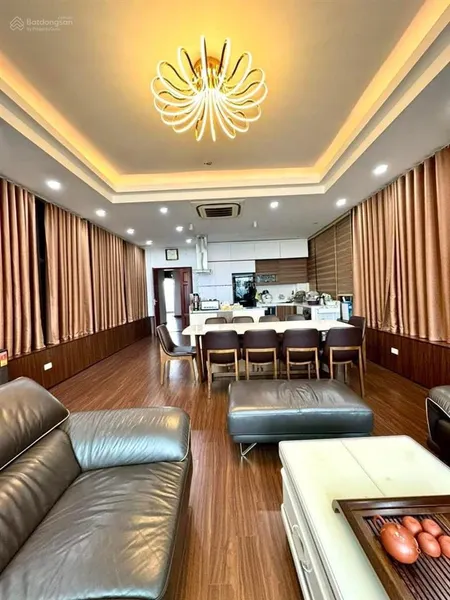 Bán nhà ngô quyền hà đông 42m2x5t, mt 4m nhà mới ô tô cổng, chỉ 9.x tỷ. chủ cần bán gấp trong tháng