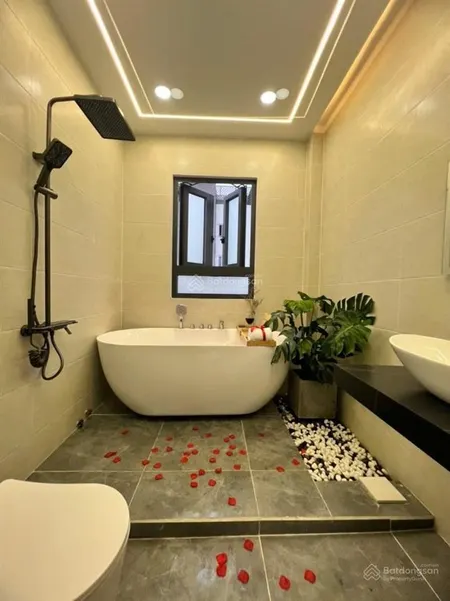 Siêu mẫu đẹphiện đạisang trọng nhỉnh 4t hl 2 3tầng gần kdc tên lửa