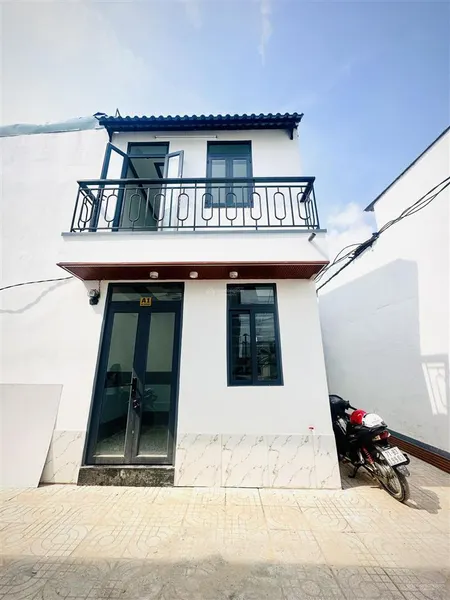 Cô tôi cần bán căn nhà ngay kcn hoàng gia mới xây, dt 28m2 giá cô tôi bán, giấy tờ đầy đủ