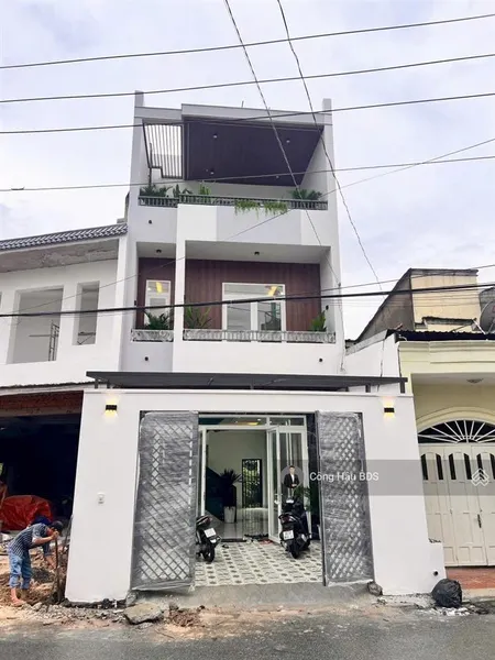 Bán nhà 3 tầng thiết kế hiện đại. mt nguyễn đức thiệu, gần vincom dĩ an. dt 88.6m2. giá 6.5 tỷ tl