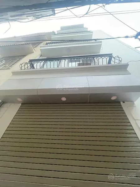 ** bán nhà phạm văn đ lô gô ngõ rộng thông thoáng 35m2 5 5 tầng mt 5,6 m / giá 8,3 tỷ **nhà