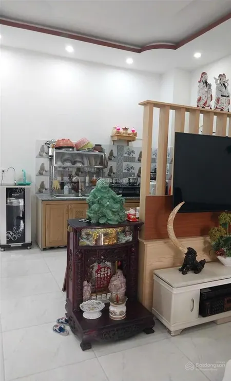 Bán nhà mặt tiền trần cao vân 3 tầng kiên cố, khu kinh doanh sầm uất, kẹp kiệt