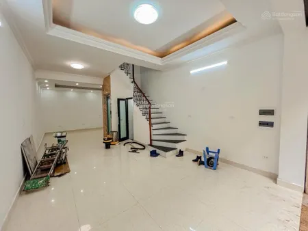 Hoàng văn thái 55m2, 5tầng, thang máy ô tô ngủ trong nhà. phân lô mặt tiền quyền lực 4.7m, giá 21tỷ