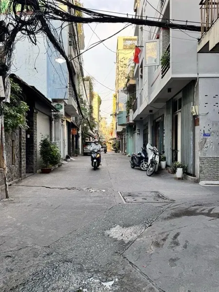 Chính chủ bán nhà 4 tầng đẹp ngay chu văn an 50m2 ngang lớn 4,5m1căn ra hxh chỉ hơn 7 tỉ còn tl