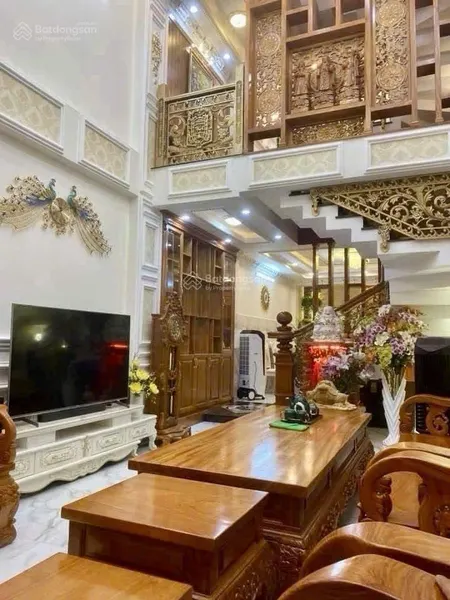Nhà đẹp, vào ở liền 60m2 4pn quận 10