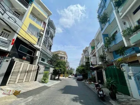 Chủ kẹt tiền cần bán nhà hxh thông khu vip trần thủ độ tân phú 4x 15 3 tầng, 4 phòng ngủ