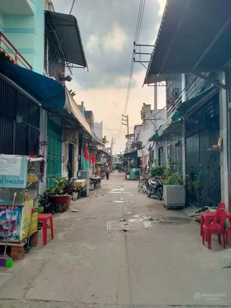 Bán nhà 2/ đường 1a, vĩnh lộc b, bình chánh 1 lầu 4x10m 1 tỷ 820tr shcc