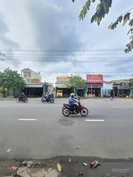 Bán căn góc 1t1l 5x36m, mặt tiền sầm uất đt.743b p.tân đông hiệp, thu nhập 13.5tr/th