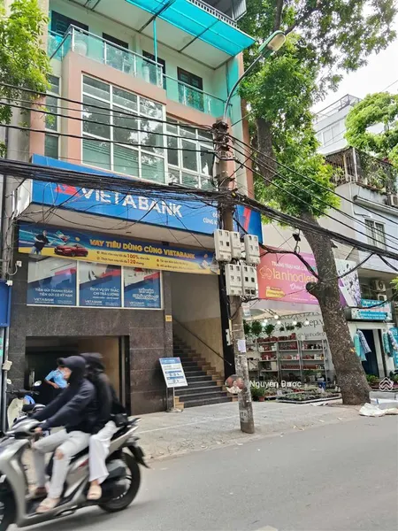 Bán gấp nhà phố hoàng hoa thám, chỉ 290tr/m, nhà mặt phố giá trong ngõ, mt 6.3m, nói không với qh