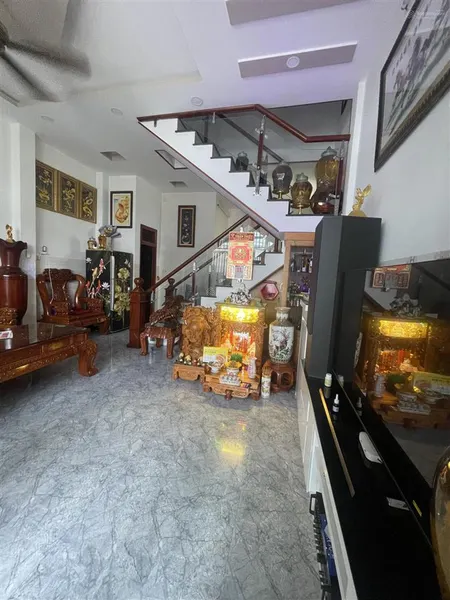 Bán nhà lô góc 2 mt nguyễn khắc viện gần biển nha trang
