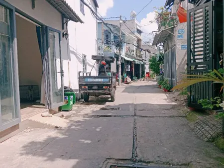 Bán nhà  Cấp 4 HXH liên khu 5-6  Phường Bình Tân