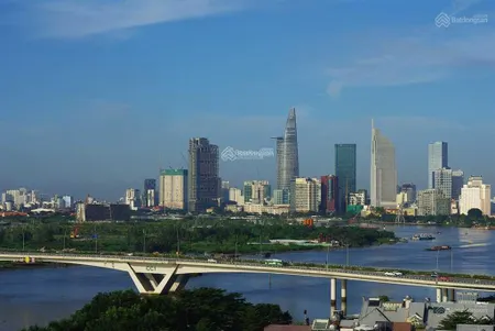 Bán căn hộ 2 phòng ngủ, lầu cao view trực diện sông tuyệt đẹp giá 9 tỷ/căn