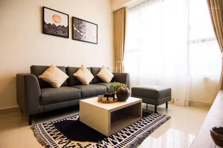 Bán căn hộ 2 phòng ngủ, lầu cao view đẹp, nội thất cao cấp giá chỉ 7.7 tỷ/căn