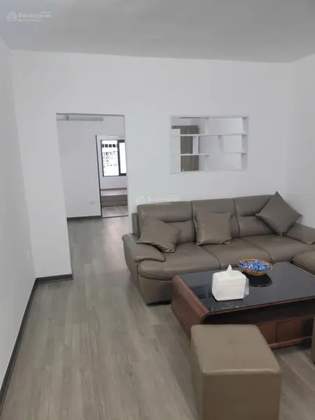 Gia đình cần bán căn hộ tập thể phố hoàng đạo thành. diện tích 90m2, 3 ngủ, 2 vệ sinh giá 4.85 tỷ