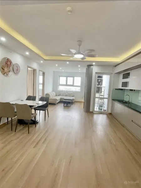 Căn góc 3 ngủ full nội thất mới, view hồ điều hoà giá 4tyx nhỏ